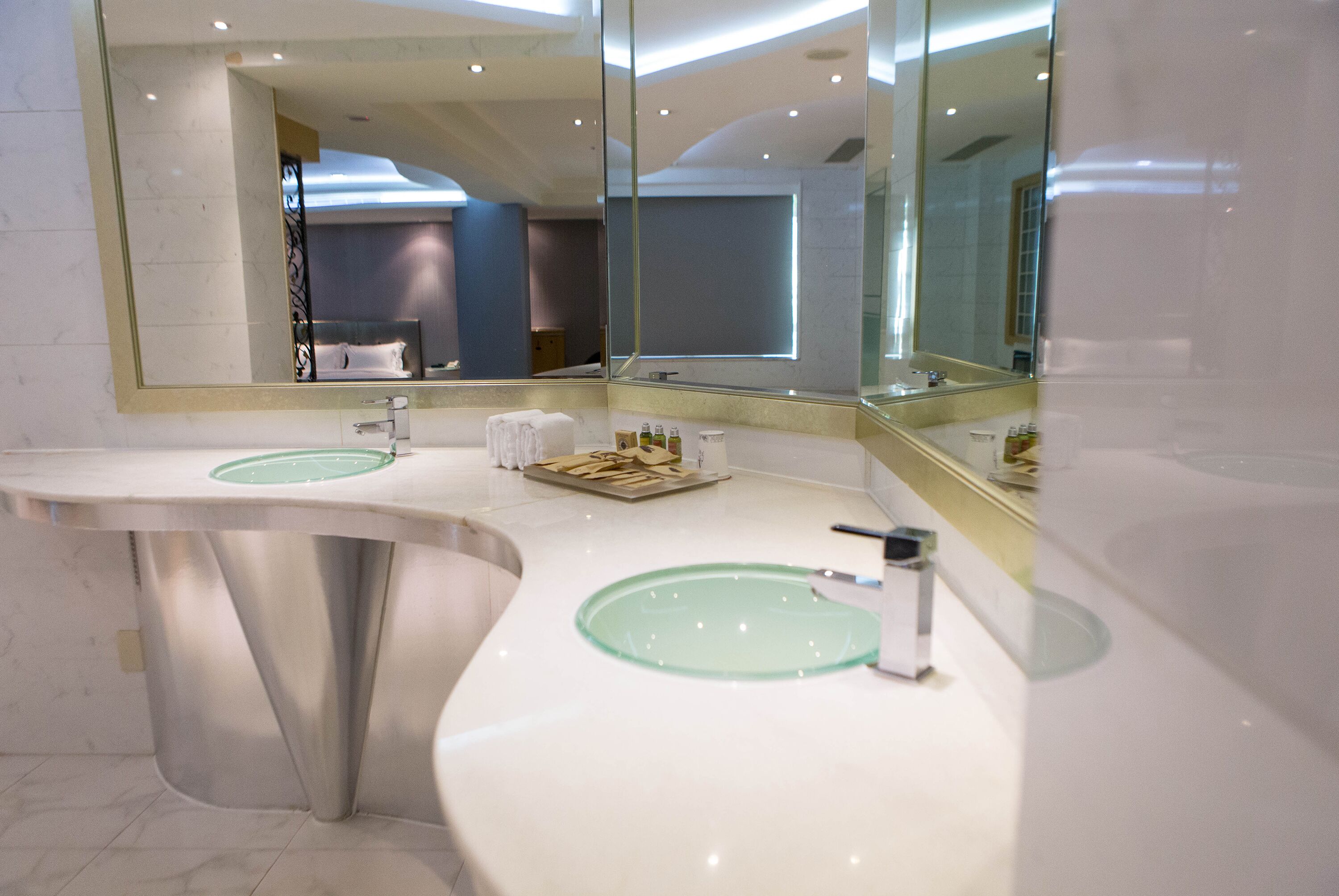 presidential suite check in time starts from 6pm | bathroom sink