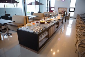 Petit déjeuner buffet compris tous les jours