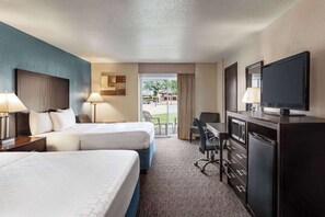 Desk, laptop workspace, iron/ironing board, free cots/infant beds - AmericInn by Wyndham La Crosse Riverfront-Conference Center (La Crosse)