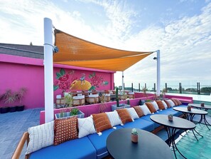 Bar (on property) - Mövenpick Resort & Spa Jimbaran Bali (Jimbaran)