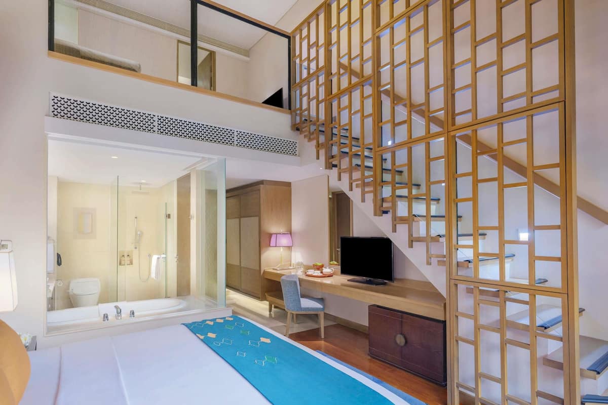 1 bedroom, pillow-top beds, in-room safe, desk