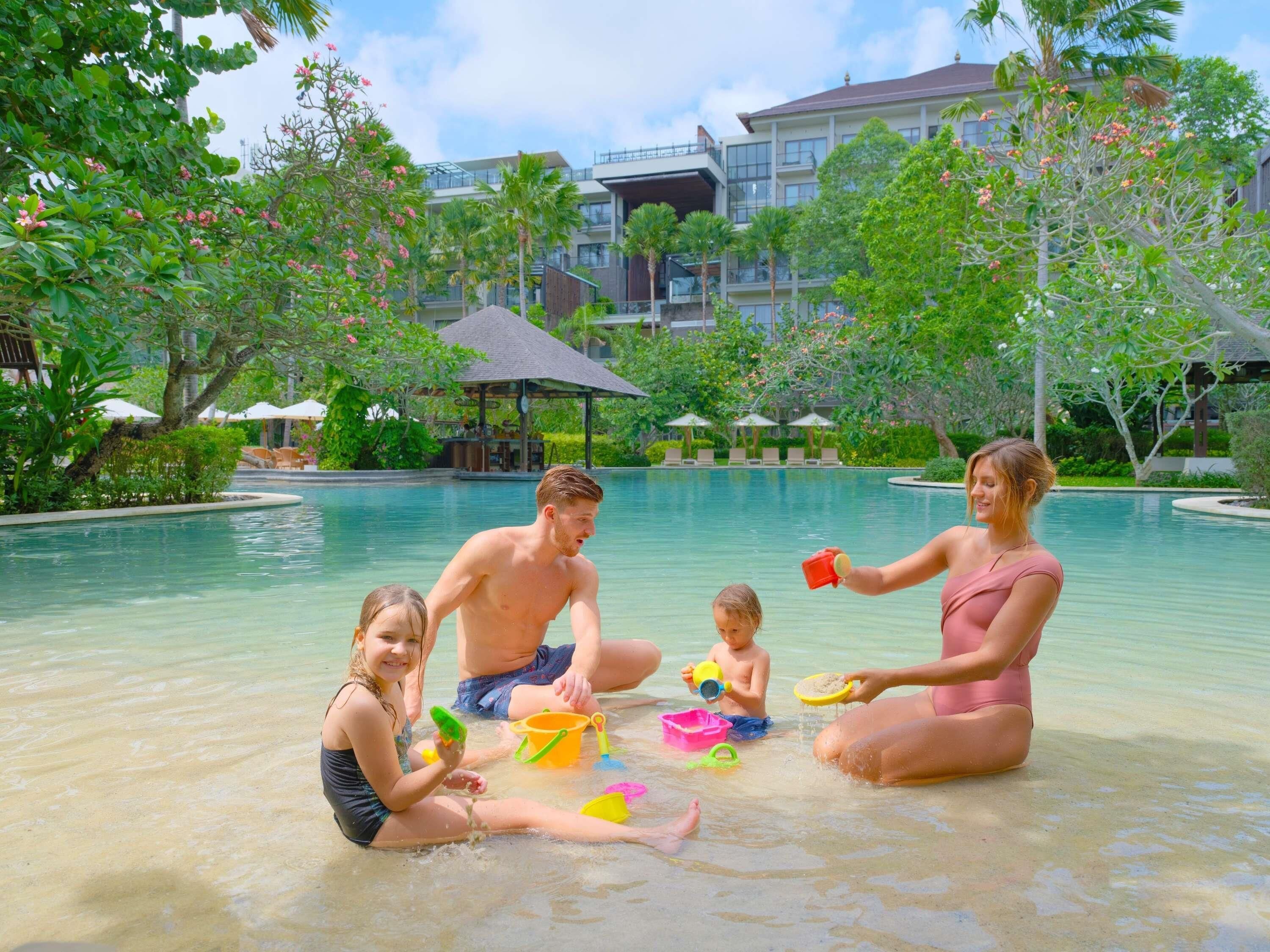 4 outdoor pools, open 9:00 AM to 6:00 PM, free cabanas, pool umbrellas