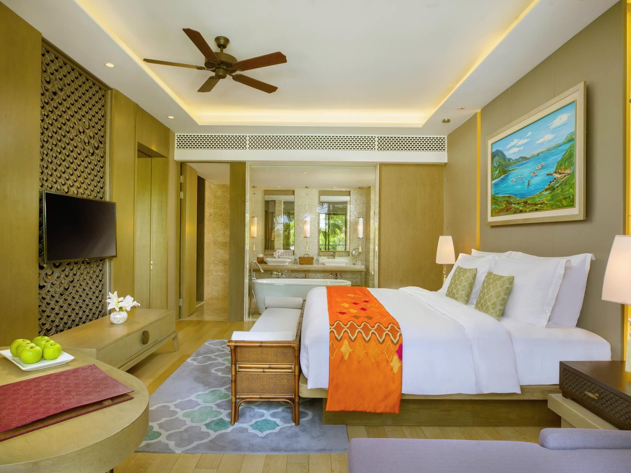Premium suite, 1 kingsize bed | Donsdekens, pillowtop-bedden, een kluis op de kamer, een bureau
