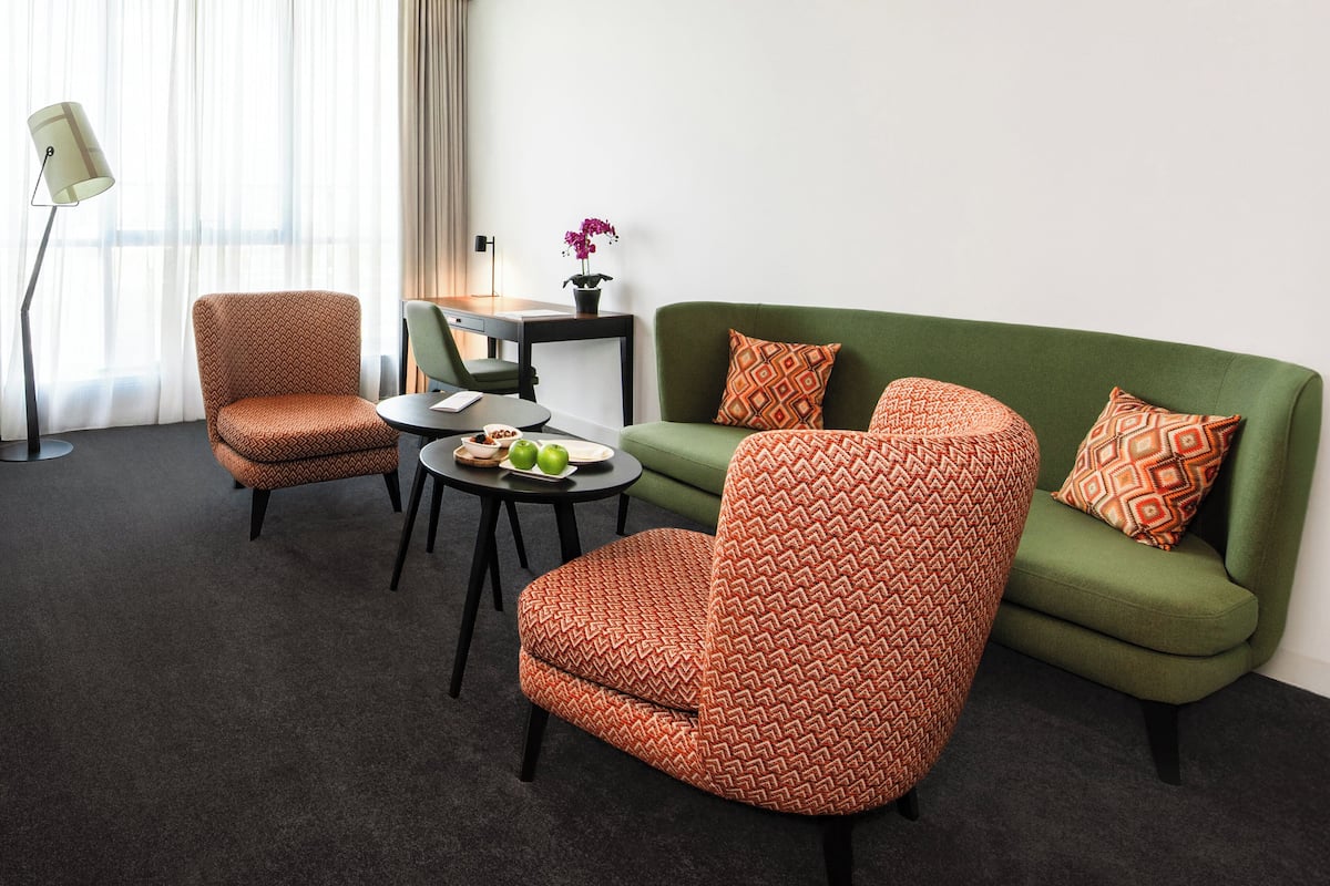Ropa de cama hipoalergénica y minibar