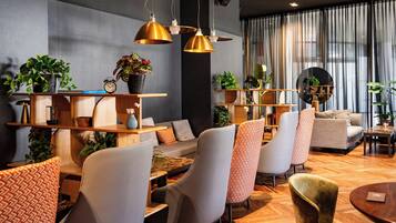 Lobby-Lounge