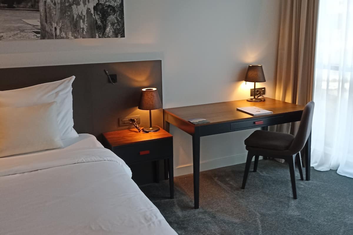 Ropa de cama hipoalergénica y minibar