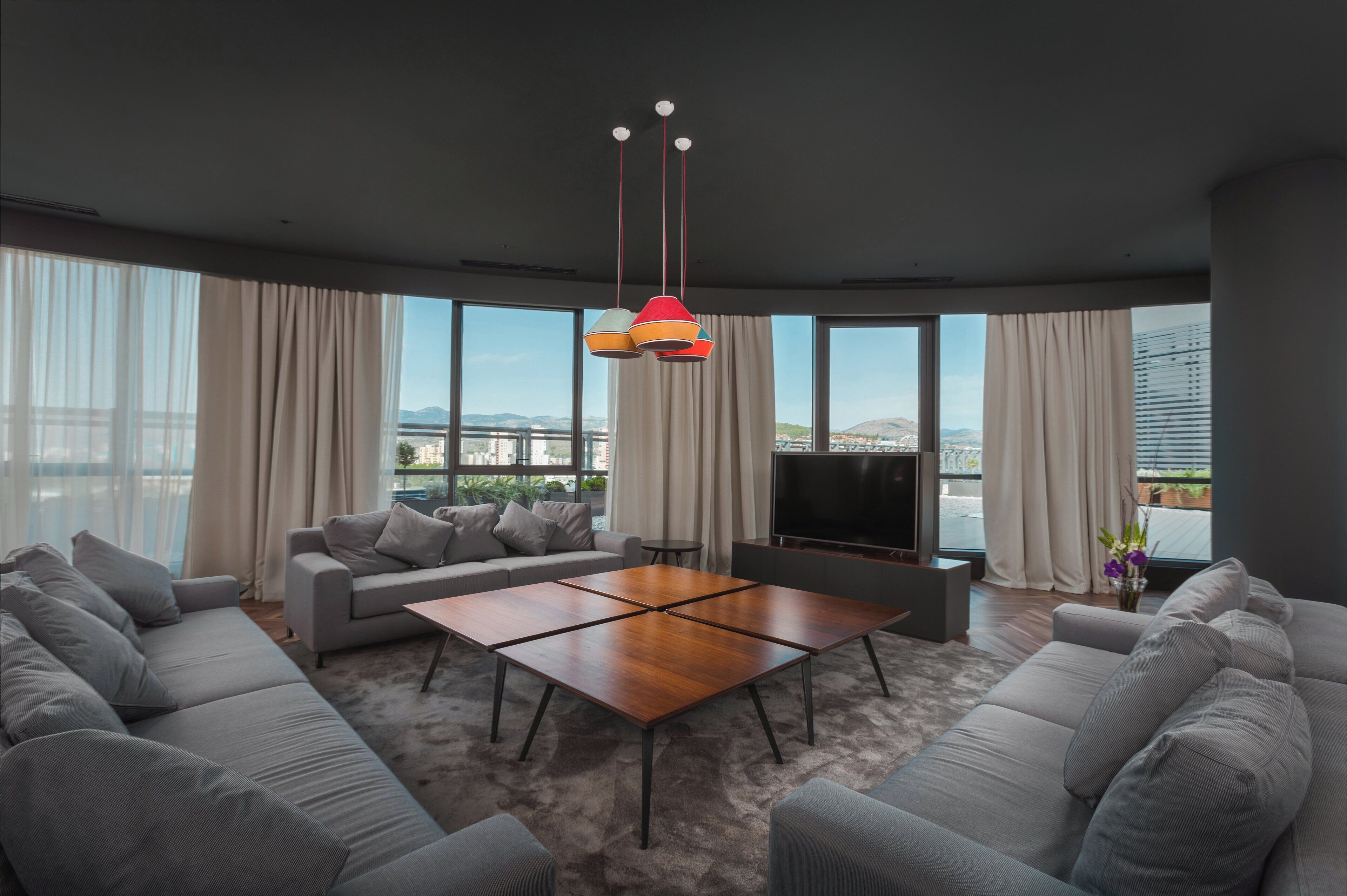 套房 (Penthouse) | 防敏寢具、迷你吧、房內夾萬、書桌