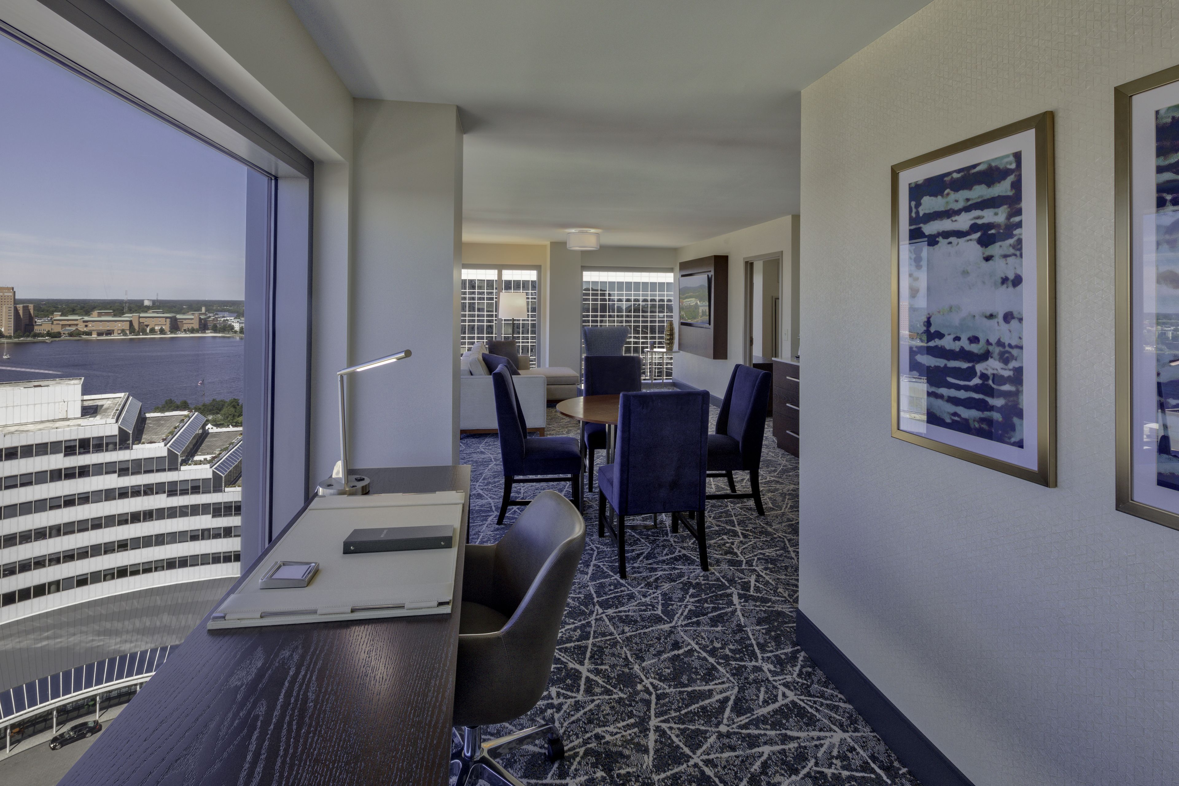 suite, 1 bedroom, non smoking, river view | down duvets, in-room safe, desk, blackout curtains