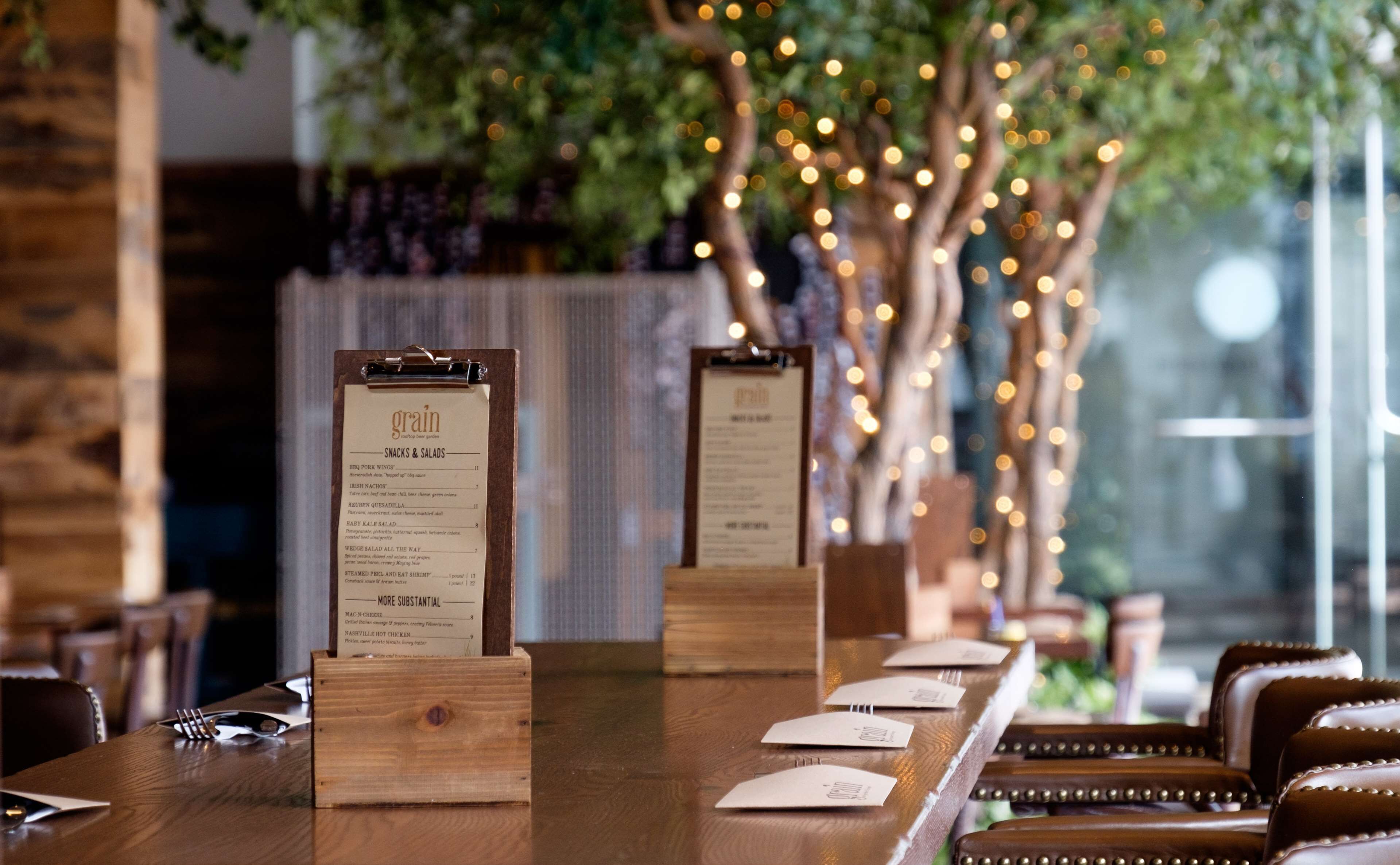 3 restaurants, breakfast, lunch, dinner served; american cuisine