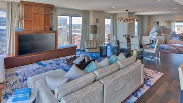 Suíte presidencial, 1 quarto, para não fumantes | Edredons de pluma, cofres nos quartos, escrivaninha, cortinas blackout