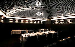 3 restaurants, breakfast, lunch, dinner served; American cuisine