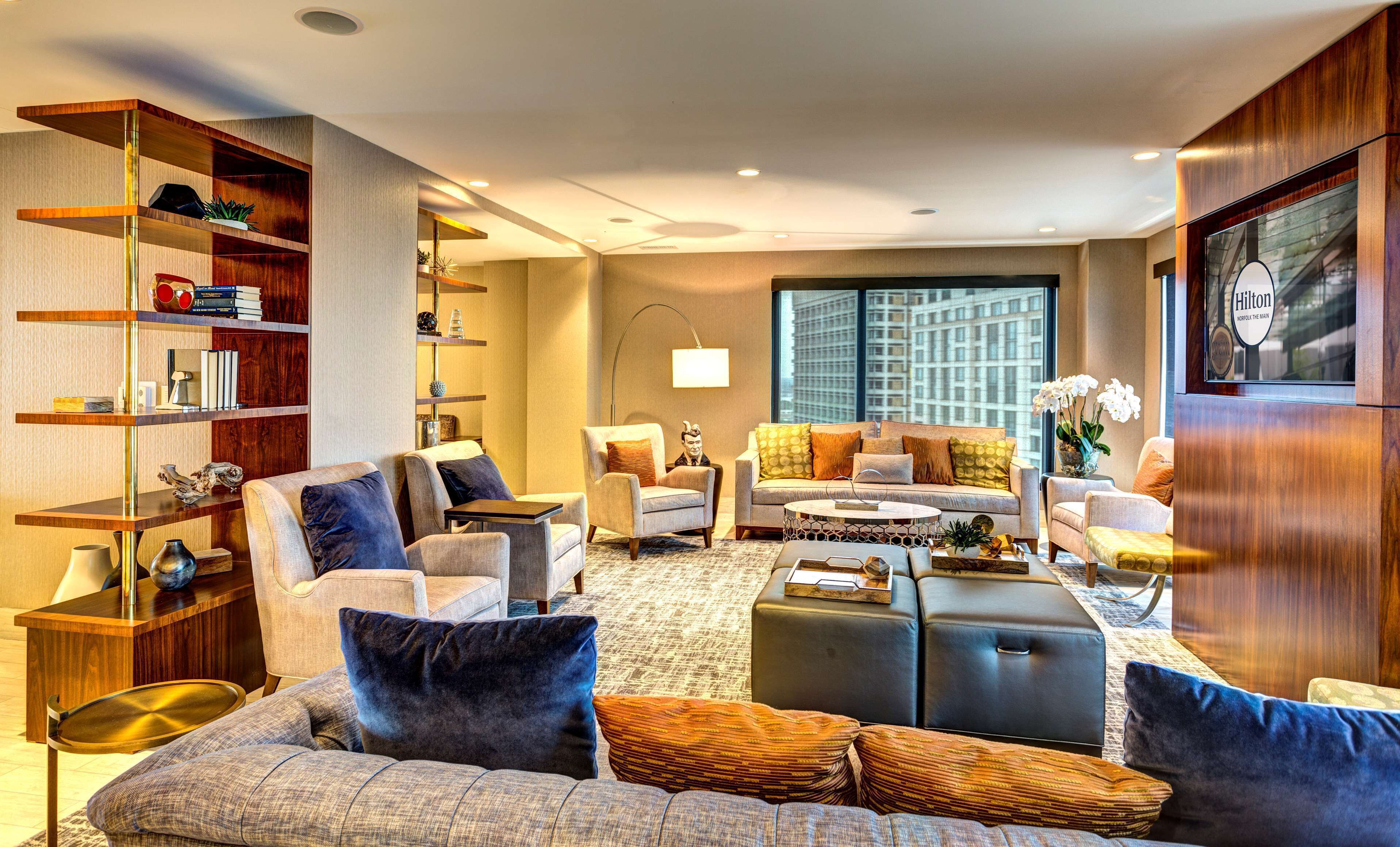 3 restaurants, breakfast, lunch, dinner served; american cuisine