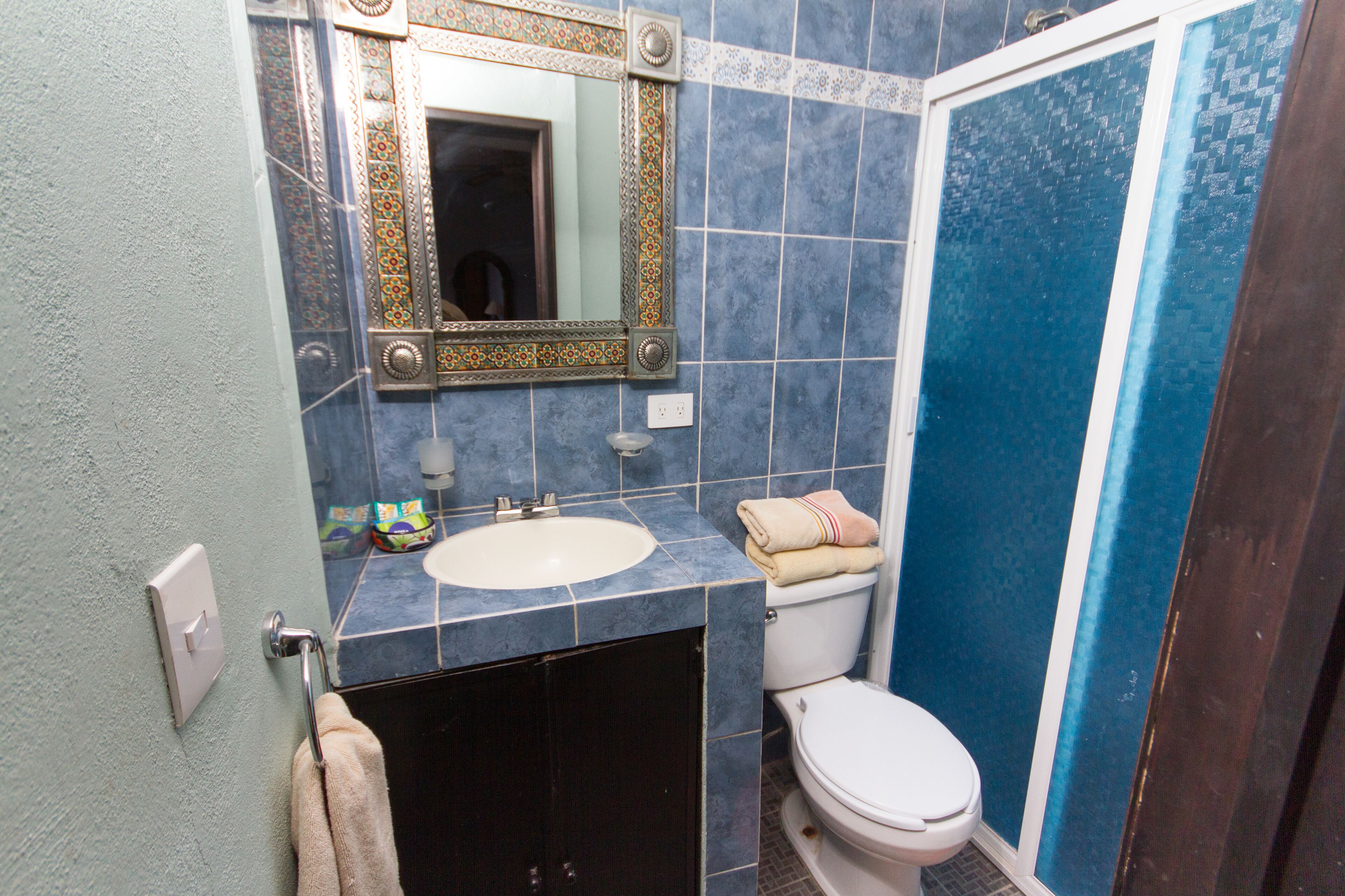 double room | bathroom | shower, free toiletries, hair dryer, towels