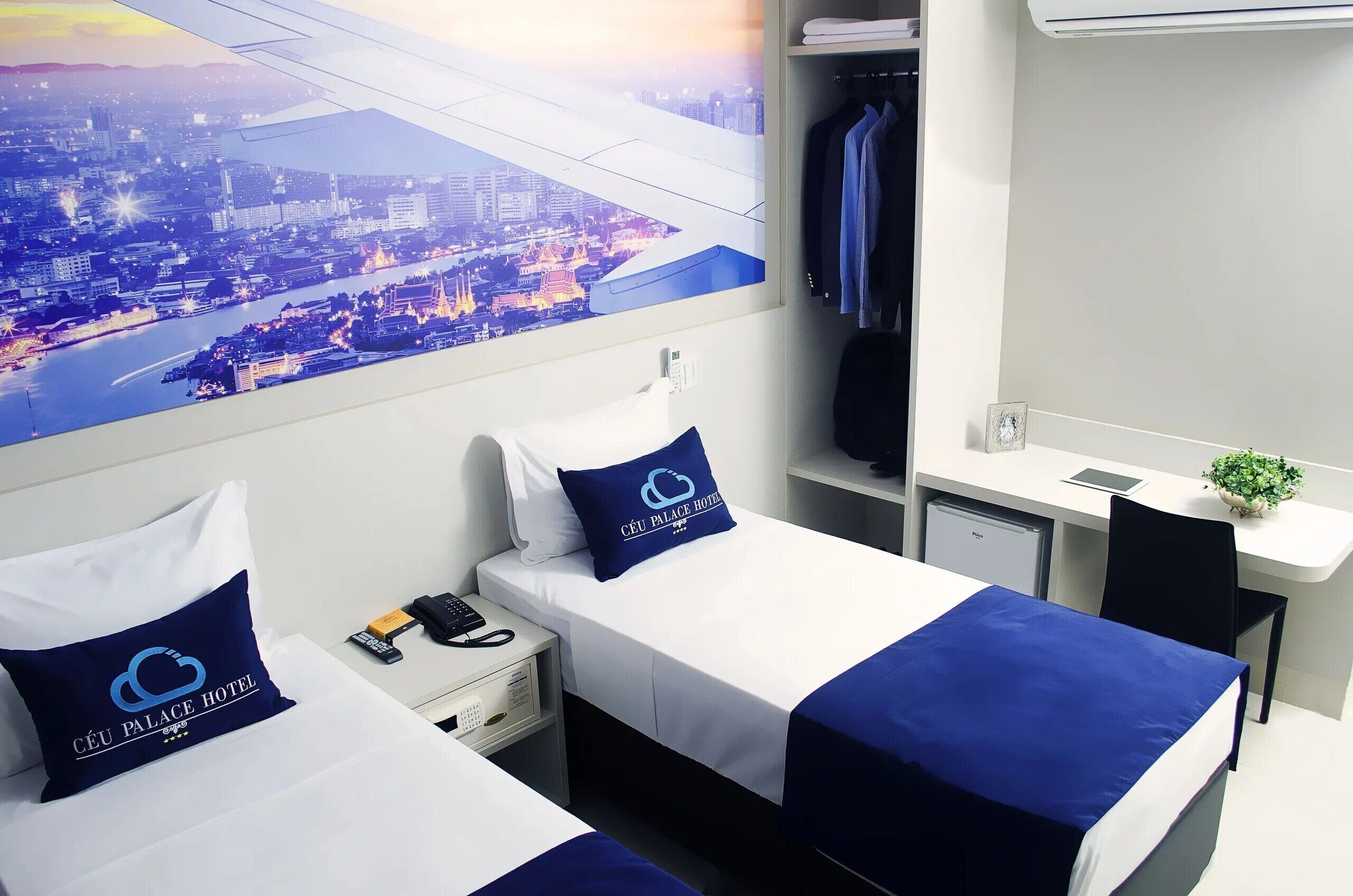 Classic Twin | 防敏寢具、迷你吧、房內夾萬、書桌