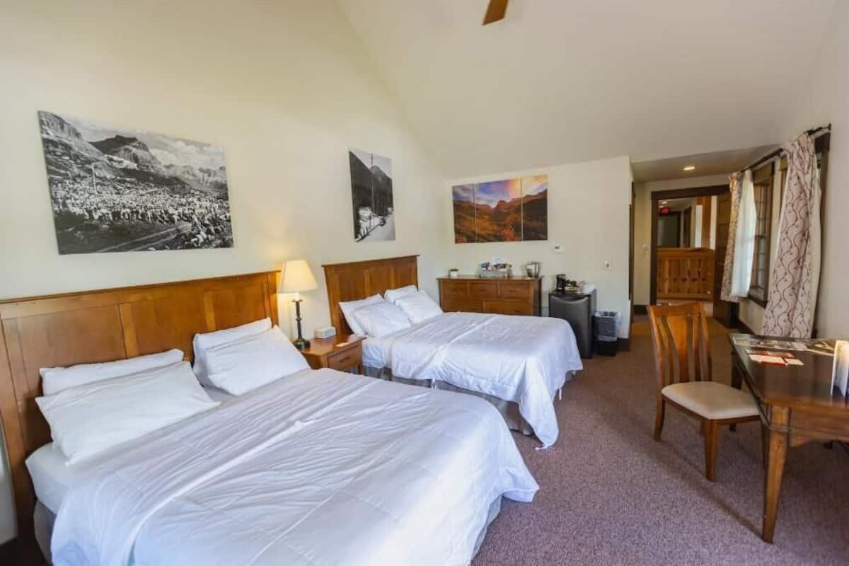 Premium bedding, desk, iron/ironing board, free WiFi