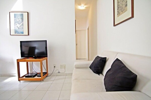 City Apartment, 2 Bedrooms, City View, Beachside | Living area | LCD TV, pay films