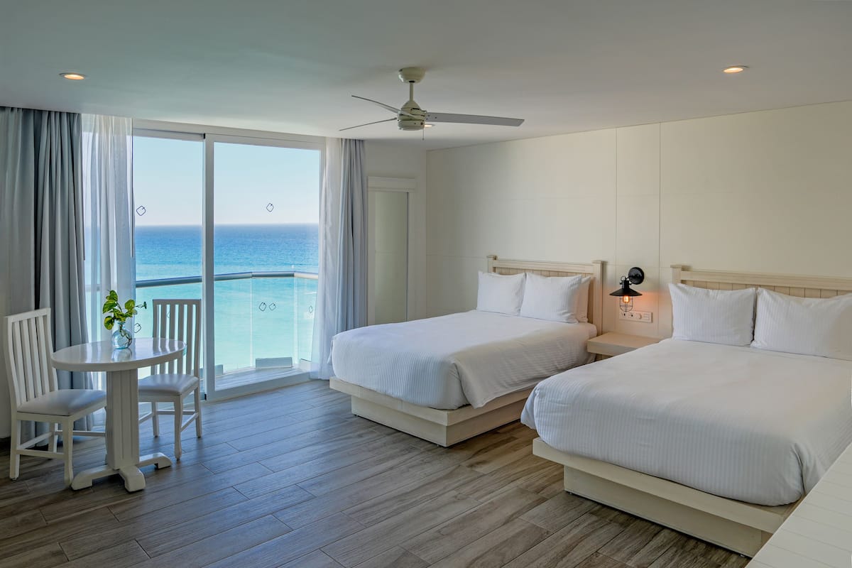Inspira Superior Ocean View | 客房内用餐