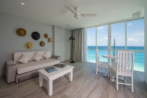 Inspira Junior Suite Ocean Front | Living area