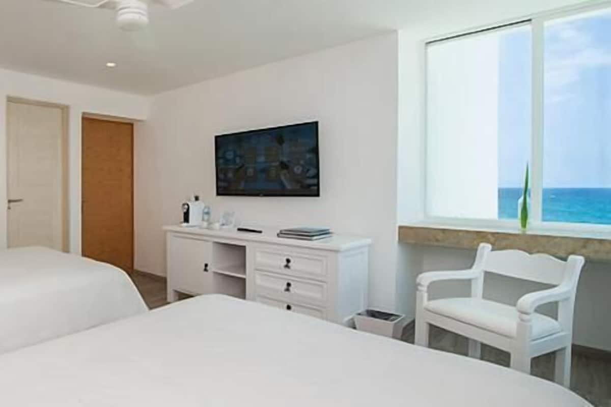 1 bedroom, free minibar, in-room safe, iron/ironing board