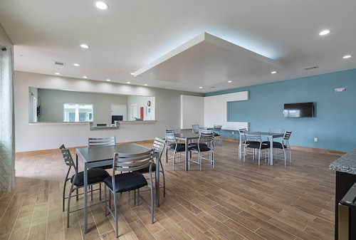 Scottish Inns & Suites