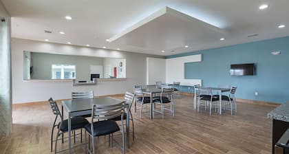 Scottish Inns & Suites