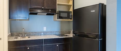 Standard Room | Desk, soundproofing, free WiFi, bed sheets