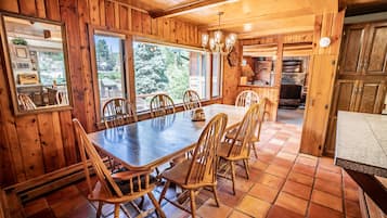 Family House, 2 Bedrooms, River View, Mountainside | Private kitchen