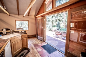 패밀리 하우스, 침실 3개, 강 전망, 산비탈 | 전용 주방 | 대용량 냉장고, 전자레인지, 오븐, 쿡탑