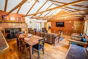 Family House, 3 Bedrooms, River View, Mountainside | Premium bedding, iron/ironing board, free WiFi, bed sheets