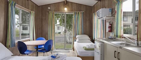 Stuga Standard (Sleeps 3) | Eget kök | KylskÄp, mikrovÄgsugn, spishÀll och kaffe- och tebryggare