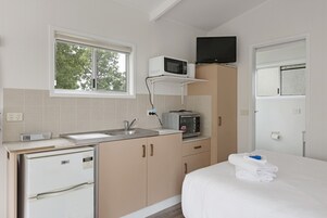 Standard Cabin (Sleeps 2) | Private kitchen | Fridge, microwave, stovetop, coffee/tea maker