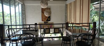 Thatphanom Place