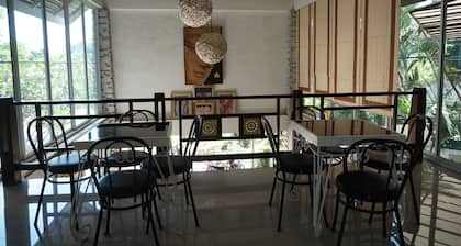 Thatphanom Place