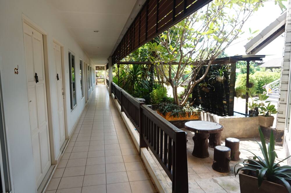 Thatphanom Place