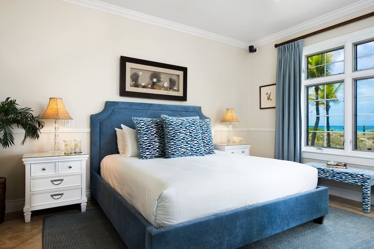 1 slaapkamer, luxe beddengoed, een kluis op de kamer, een bureau