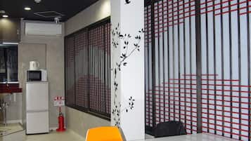 In-room safe, desk, free WiFi