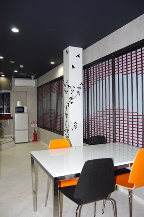 객실 내 금고, 책상, 무료 WiFi