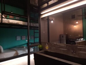 Family-9 Apartment Suite | Bathroom | Shower, free toiletries, hair dryer, towels