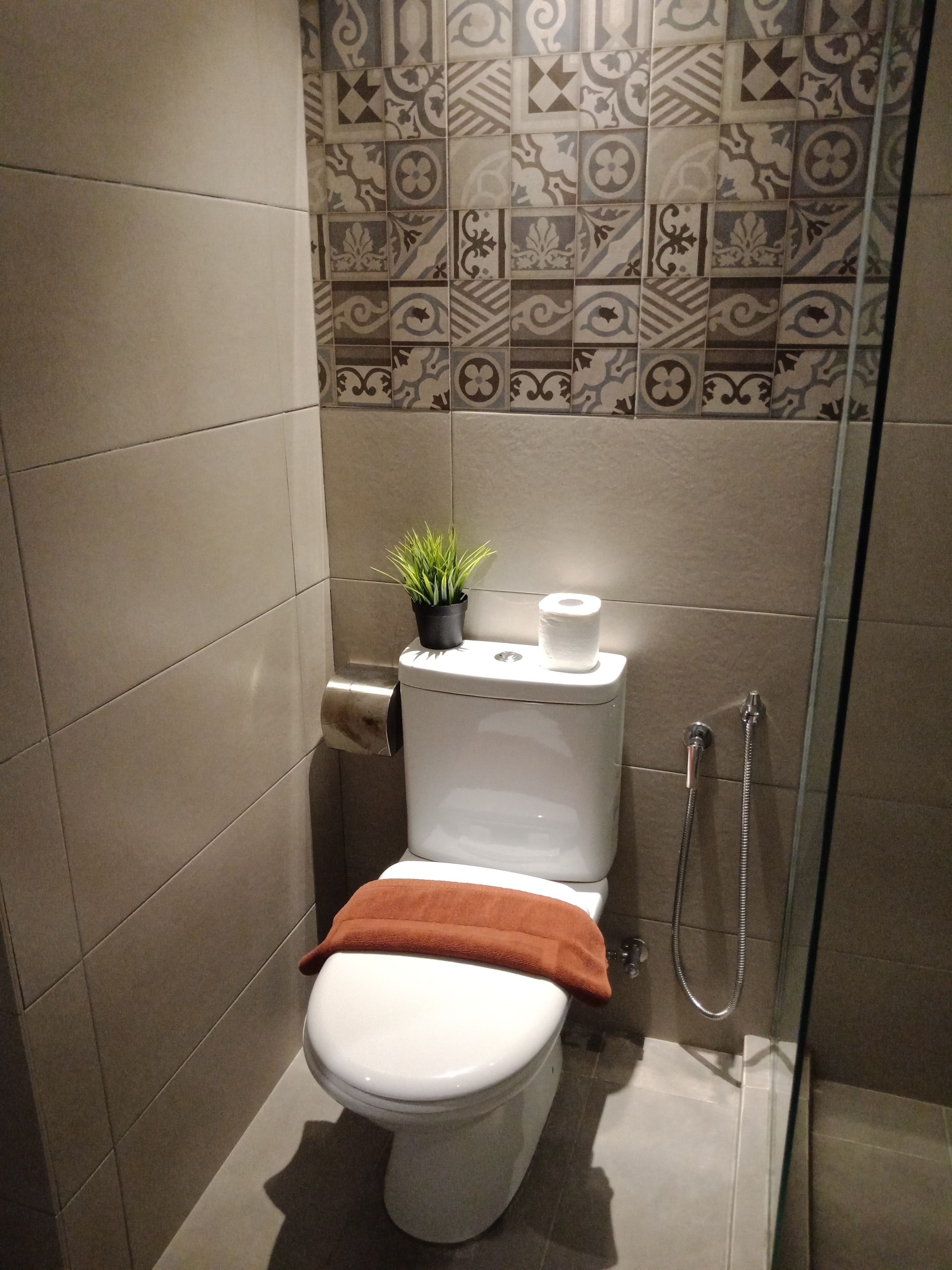 family- 4 suite | bathroom | shower, free toiletries, hair dryer, towels