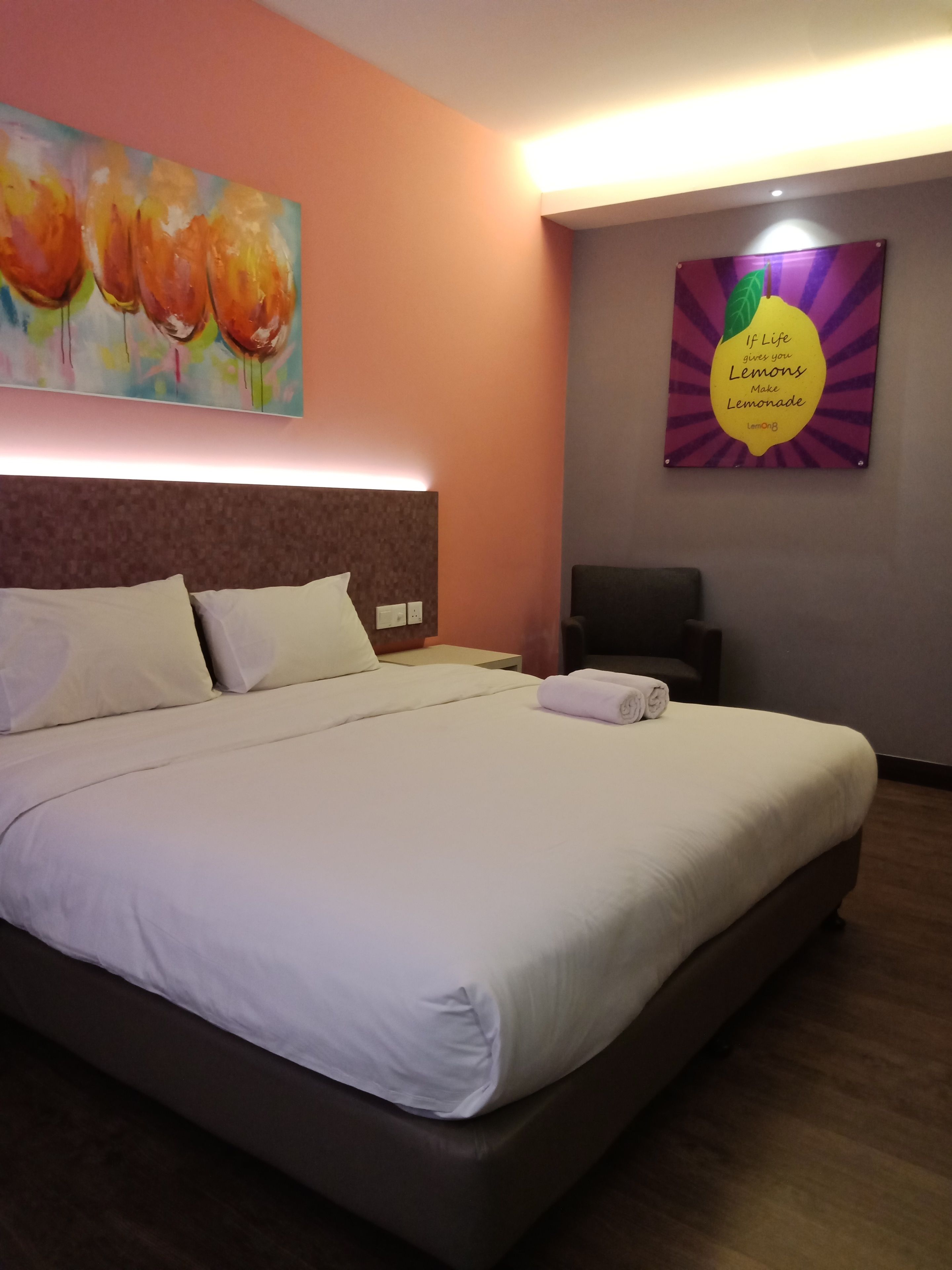 superior king | desk, soundproofing, iron/ironing board, rollaway beds