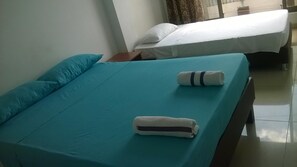 Egyptian cotton sheets, premium bedding, memory foam beds - Hotel Zafiro Real (Anapoima)