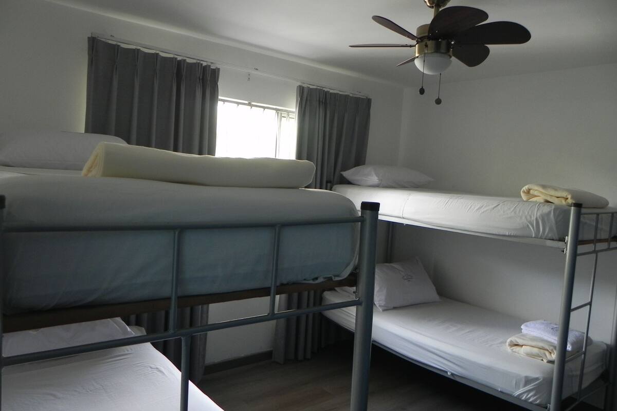 Basic Shared Dormitory, Mixed Dorm, Shared Bathroom