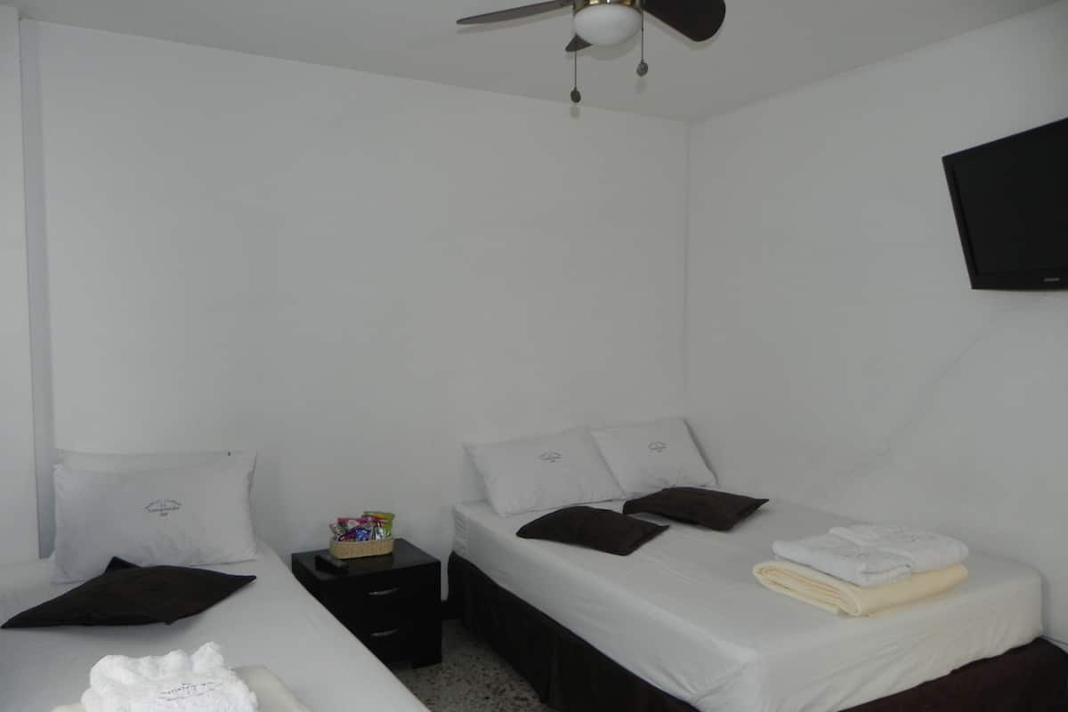 Triple Room | Iron/ironing board (on request), WiFi (free)