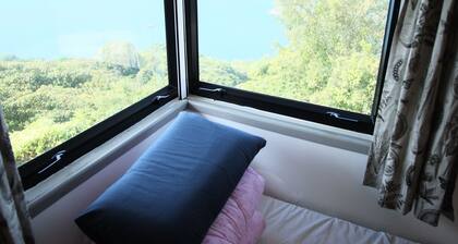 Hong Kong Island YHA Jockey Club Mt. Davis Youth Hostel