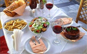 Outdoor dining - Keti Apartments (Rethymno)