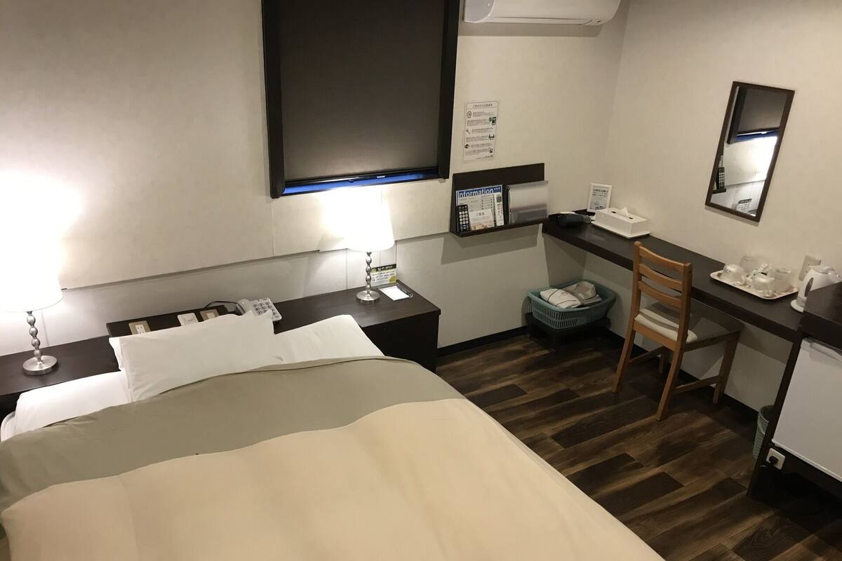 1 chambre, bureau, espace de travail pour ordinateur portable