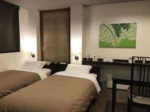 Twin Room, Non Smoking | 1 bedroom, desk, laptop workspace, iron/ironing board - Hotel Plaza21 Osaka (Osaka)