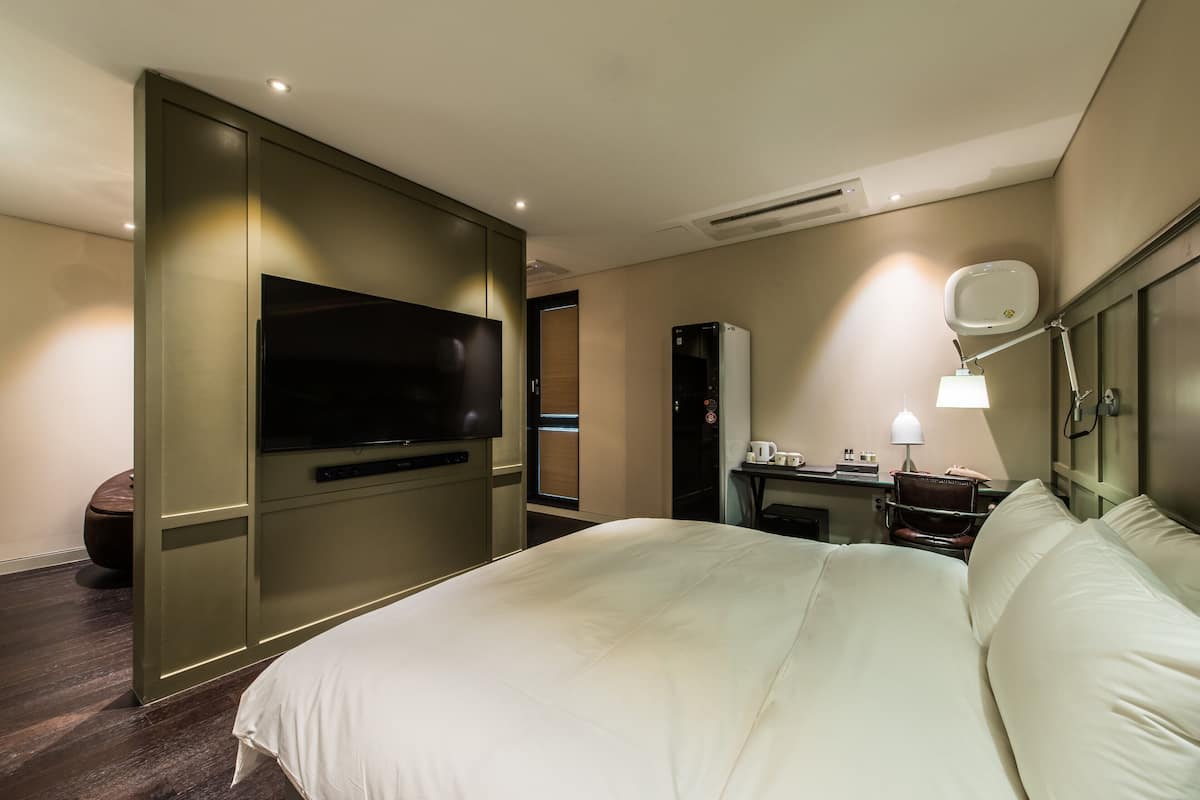1 habitación, decoración personalizada y muebles diferentes