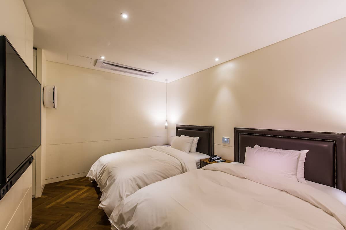 1 habitación, decoración personalizada y muebles diferentes