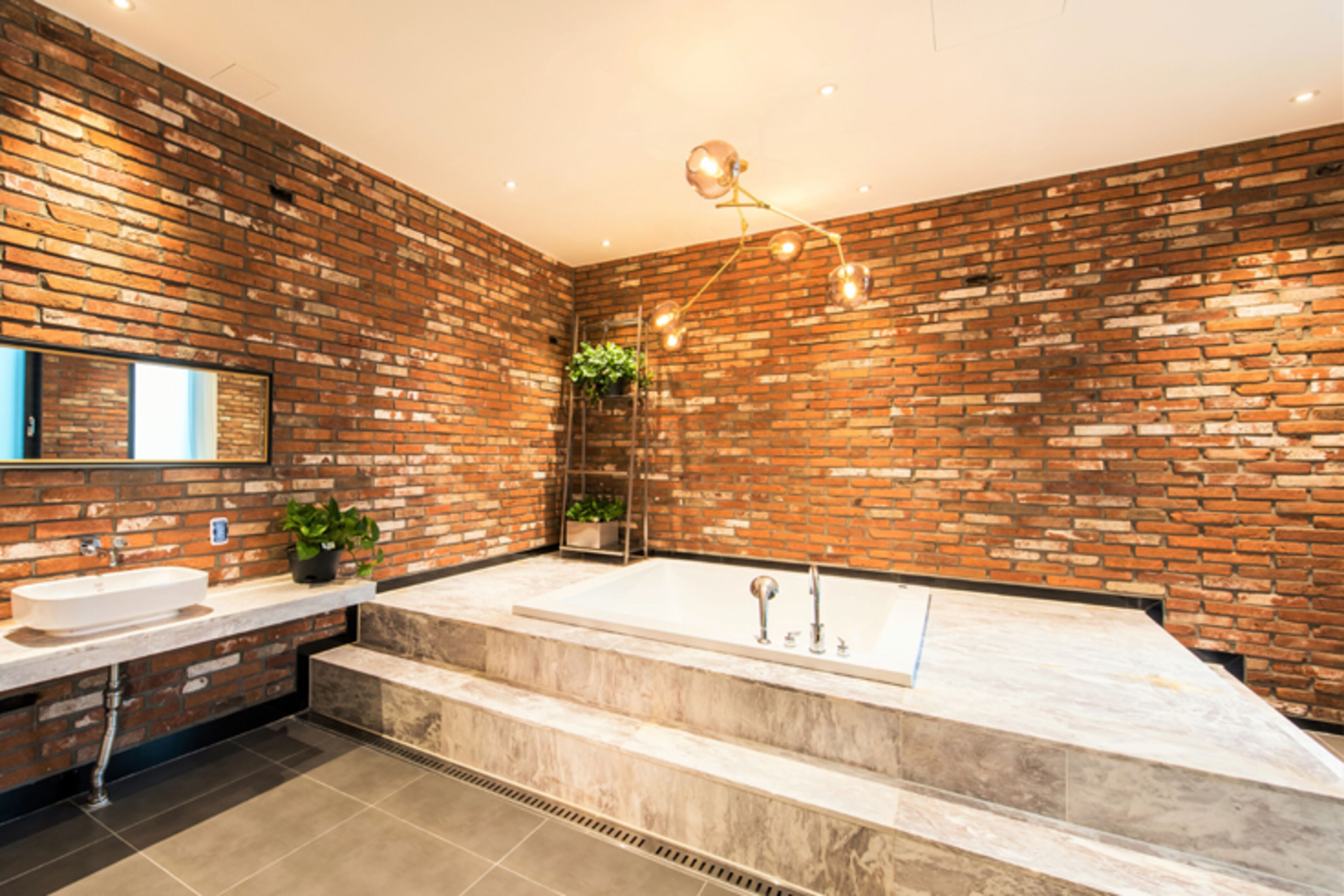 separate bathtub and shower, free toiletries, hair dryer, bathrobes